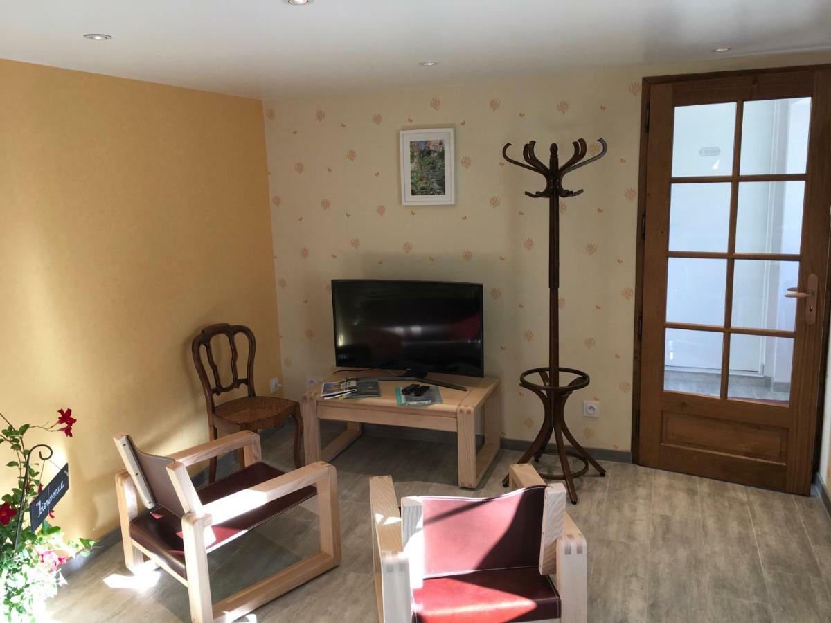 Manoir Le Bout Du Pont Bed & Breakfast Huisseau-sur-Cosson Exterior photo