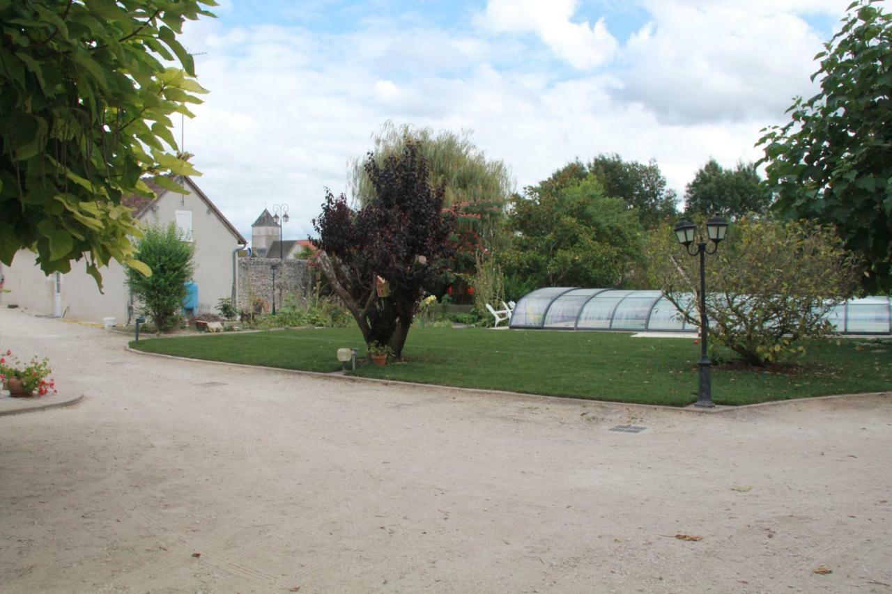 Manoir Le Bout Du Pont Bed & Breakfast Huisseau-sur-Cosson Exterior photo
