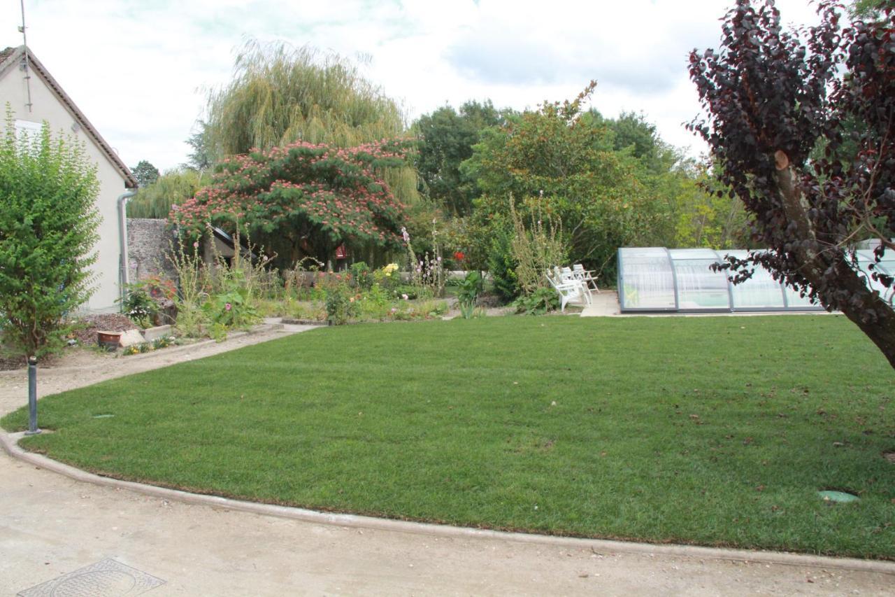 Manoir Le Bout Du Pont Bed & Breakfast Huisseau-sur-Cosson Exterior photo